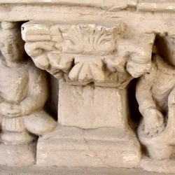Jaulian, Corinthian capital