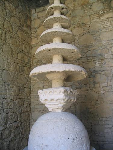 Mohra Moradu, top of a stupa
