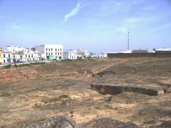 Carmona, Amphitheater