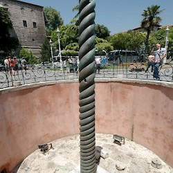 Hippodrome, Serpent Column