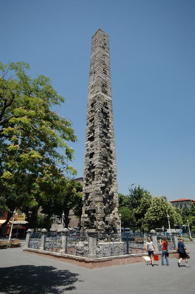Hippodrome, Obelisk of Constantine VII Porphyrogenitus