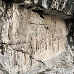 Bishapur, Relief 2, General view along the rocks