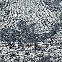 Ostia, Piazzale delle corporazioni, Arion