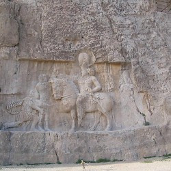Naqš-e Rustam, relief of Shapur I, General view