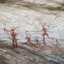 Wadi Awis, Warriors and musicians