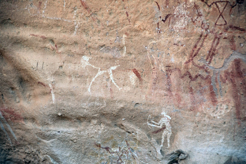 Wadi Imla, Archer and ostrich (with additions from the Period of the Horse top right)