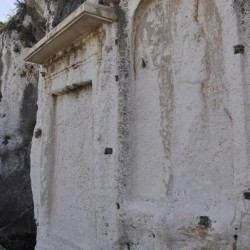 Nahr al-Kalb, Reliefs of Ramesses II (left) and Esarhaddon