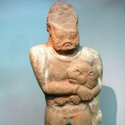 Masjid-e Solaiman, Statue of Heracles