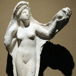 Begram, Aphrodite with the Apple of Discord
