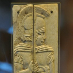 Praeneste, Ivory of a warrior