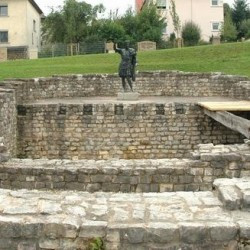 Aalen, Praetorium, Shrine with a modern statue of Marcus Aurelius