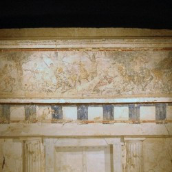 Vergina, Great Tumulus, façade