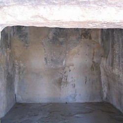 Pasargadae, Tomb of Cyrus, Chamber
