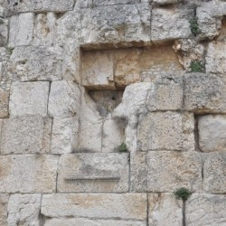Ain Akrine, Temple 1, Staircase to first floor