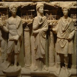 Antioch, Sidemara sarcophagus, Short side: the deceased woman and her sons?