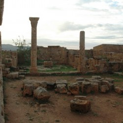 Apollonia, Palace