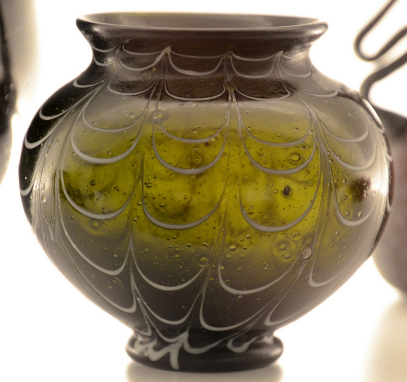 Gallic "black" glass