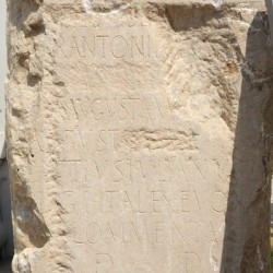 Novae, Dedication for the health of the imperial family by an officer of I Italica