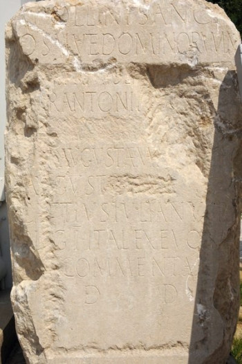 Novae, Dedication for the health of the imperial family by an officer of I Italica