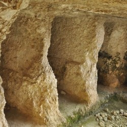 Bsharre, Phoenician tomb, inside