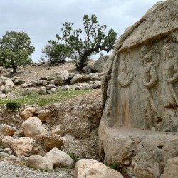 Sarab-e Qandil, Rock