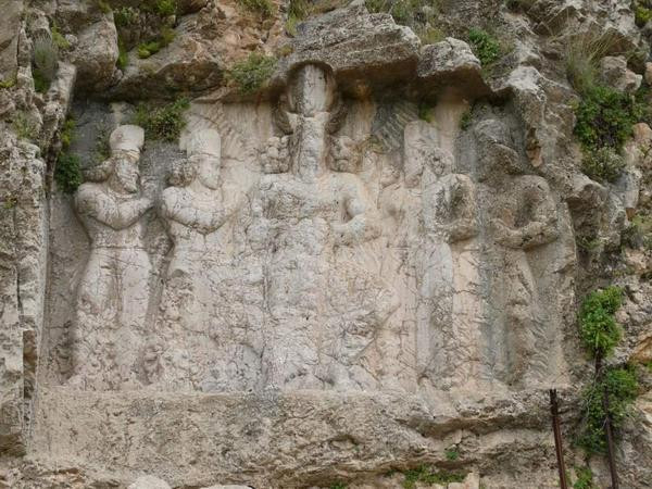 Sarab-e Bahram, Rock relief