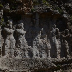 Sarab-e Bahram, Rock relief