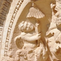 Palmyra, Temple of Ba'al, Cupid with a parasol