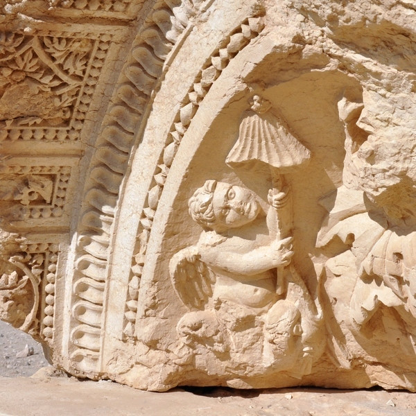 Palmyra, Temple of Ba'al, Cupid with a parasol