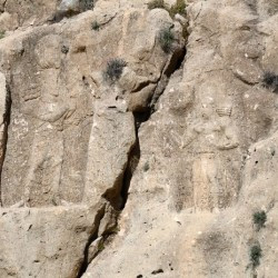 Barm-e Dilak, Reliefs II-III: king and courtier