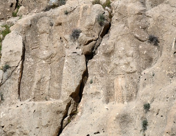 Barm-e Dilak, Reliefs II-III: king and courtier