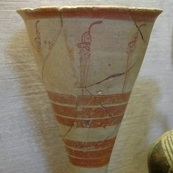 Ugarit, Cretan vase