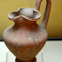 Utica, Punic tombs, Oenochoe